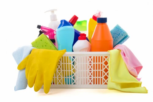 Detailed kitchen and bathroom end of tenancy cleaning in Kentishtown