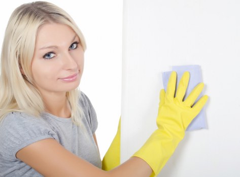 Bathroom deep clean during end of tenancy cleaning in Kentishtown